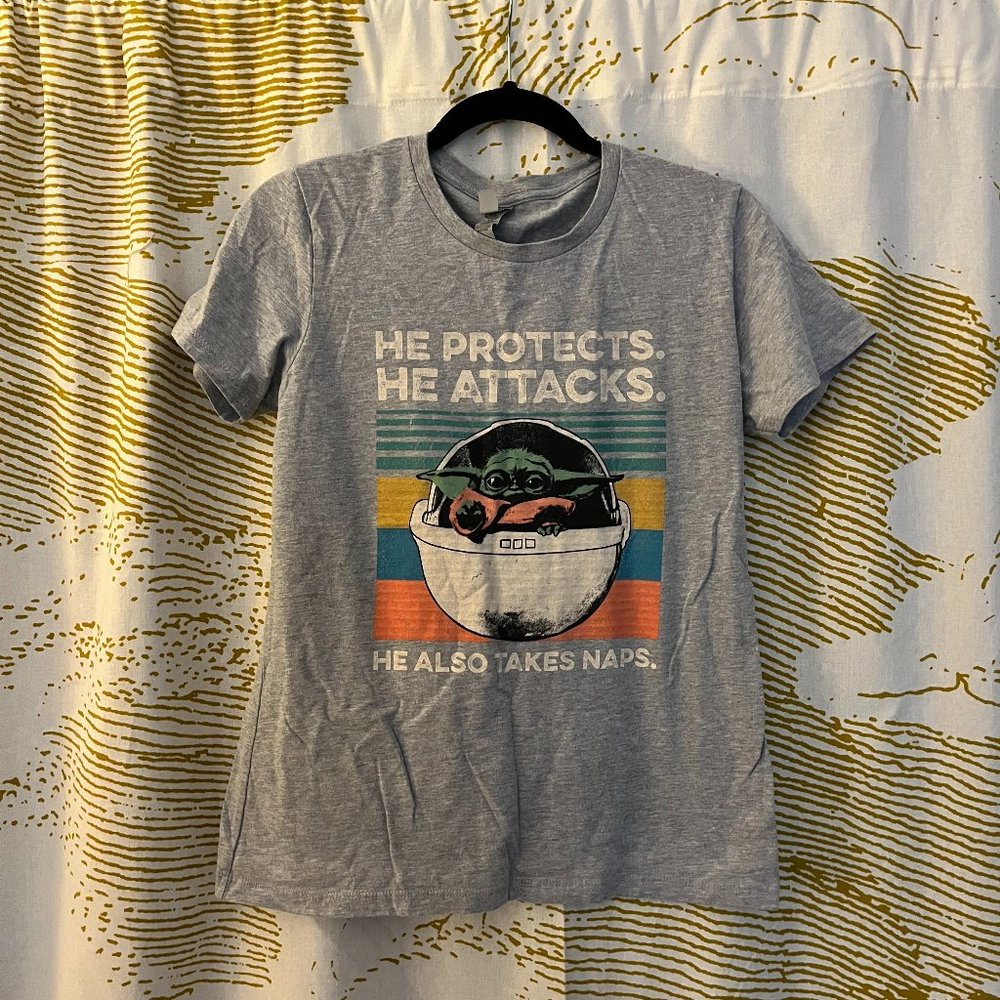 Star Wars Gray 'He Protects. He Attacks.' Baby Yoda Short Sleeve Tee